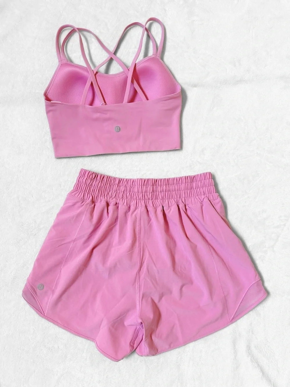 NWT Lululemon Like a Cloud Bra + Hotty Hot Shorts Set – Pink Frosting – Size 4 - Picture 2 of 14